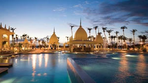 One Happy Island | Aruba is a real tropical pearl. This picture is taken at All Inclusive Resort Riu Palace, located at Palm Beach. 